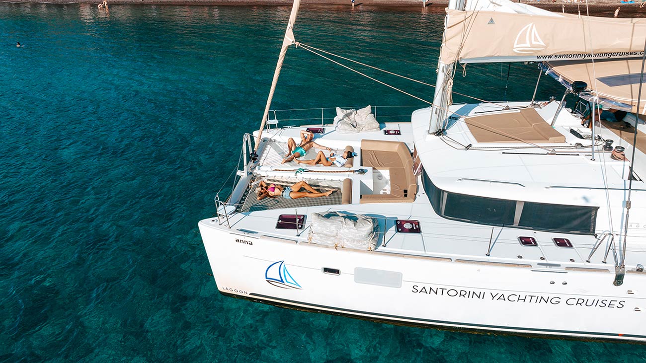 Croisière en Catamaran à Santorin - Journée