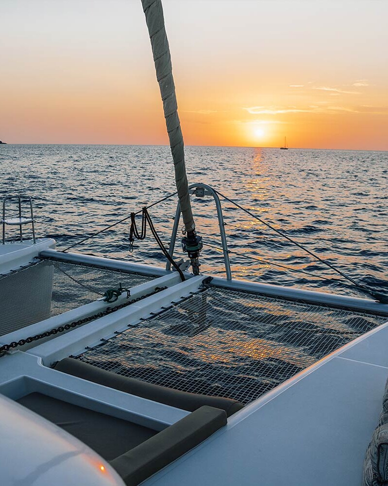 Catamaran coucher de soleil santorin