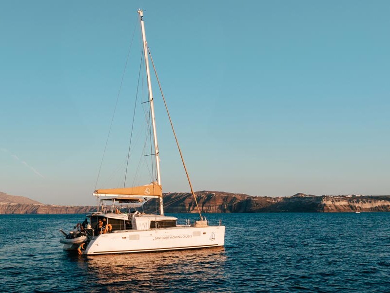 Croisière en Catamaran à Santorin - Coucher de Soleil
