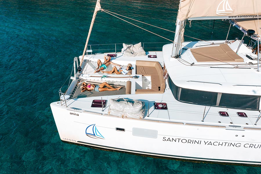Croisière en Catamaran à Santorin - Journée